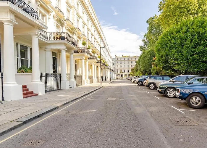 Luxury Family Apt In Bayswater